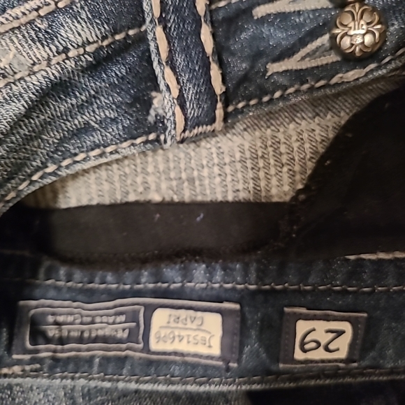 Miss Me JE5146P6 Capri Jean, 29x25 *EUC* $149 MSRP - Picture 4 of 4